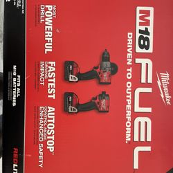 Milwaukee M18 FUEL  Hammer Drill & Impact Driver Combo Kit