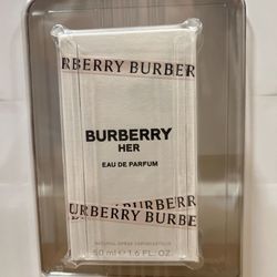 BURBERRY Her Eau de Parfum with Berries, Amber and Musk 50ml