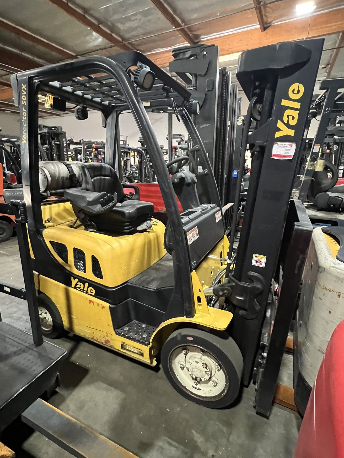 5,000 Lbs Forklift 2015 Yale GLC050