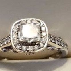 Genuine 1.04 CT Total Weight Of All Mined(Not lab Grown) Diamonds 14kt Engagement Ring