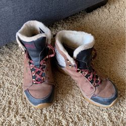 Ahnu women's deals snow boots