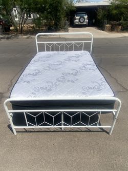 FREE DELIVERY: Full Size Eurotop Bed
