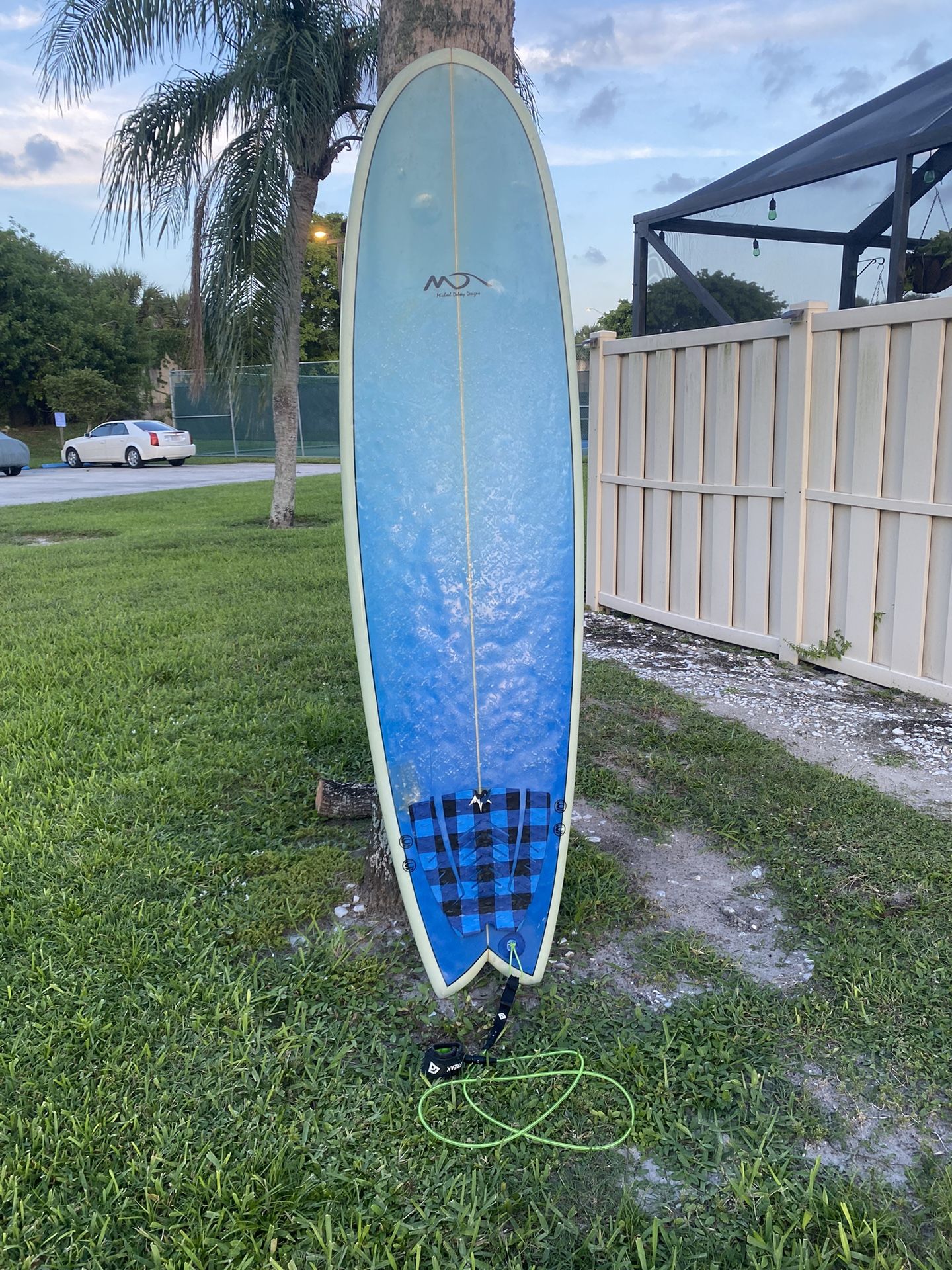6’7” Hardtop Surfboard With Cover And Leash