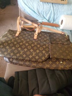 1968 Louis Vuitton Bag Set 