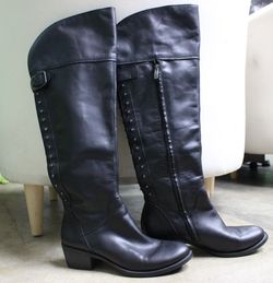 VINCE CAMUTO: Black Bilco Tall Boots