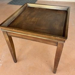 End Table / Side Table 