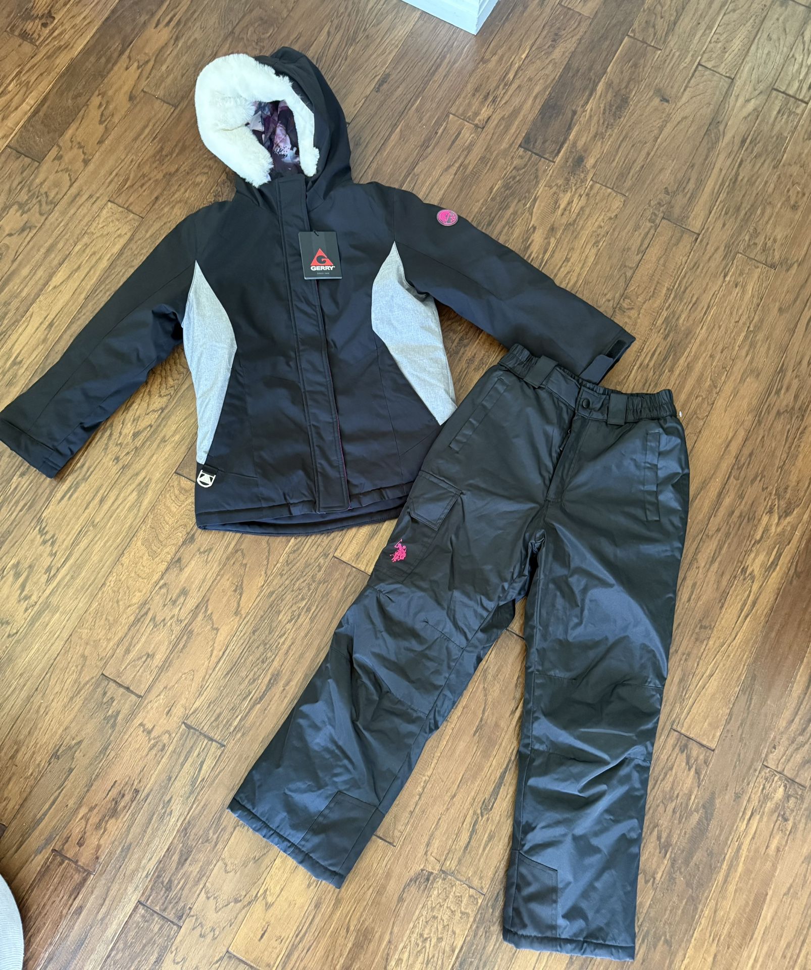 Girls Size 10/12 Two Piece Snow Outfit. Getty Jacket & Polo Pants