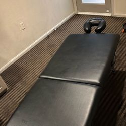 Professional Massage Table – Good Condition