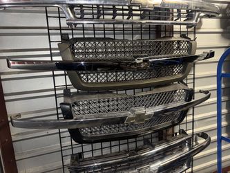 Chevy Silverado Avalanche Grille