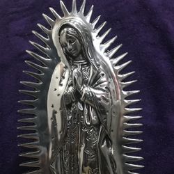 Virgencita de Guadalupe con base para pararse 15 1/2