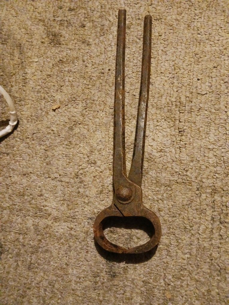 Pliers