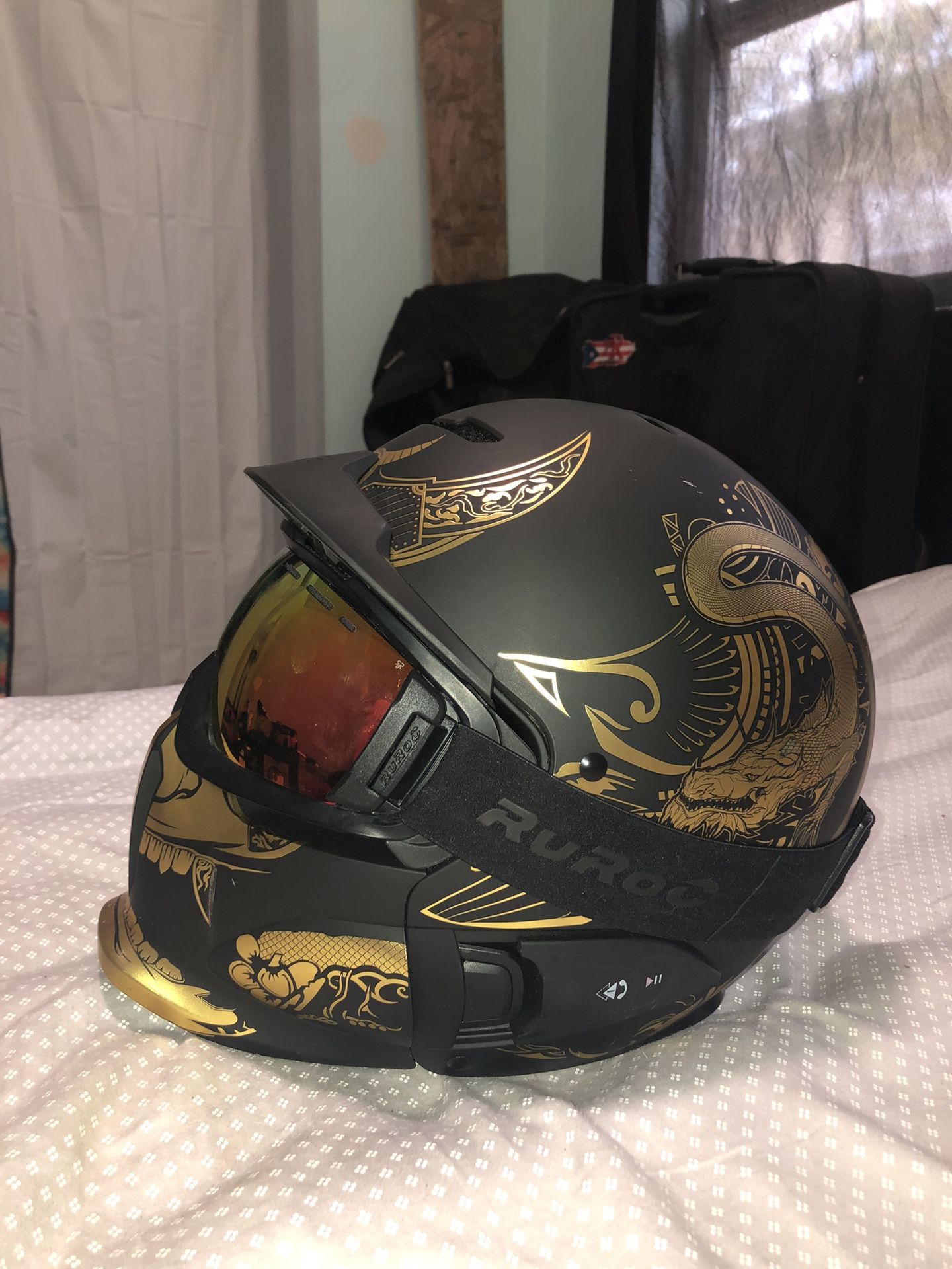 RARE! RUROC RG1 DX RONIN Bluetooth Snowboard/Ski board/Motorcycle