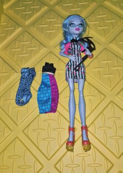 Monster High Ghoulia Yelps Roller Maze doll