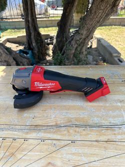 Milwaukee grinder