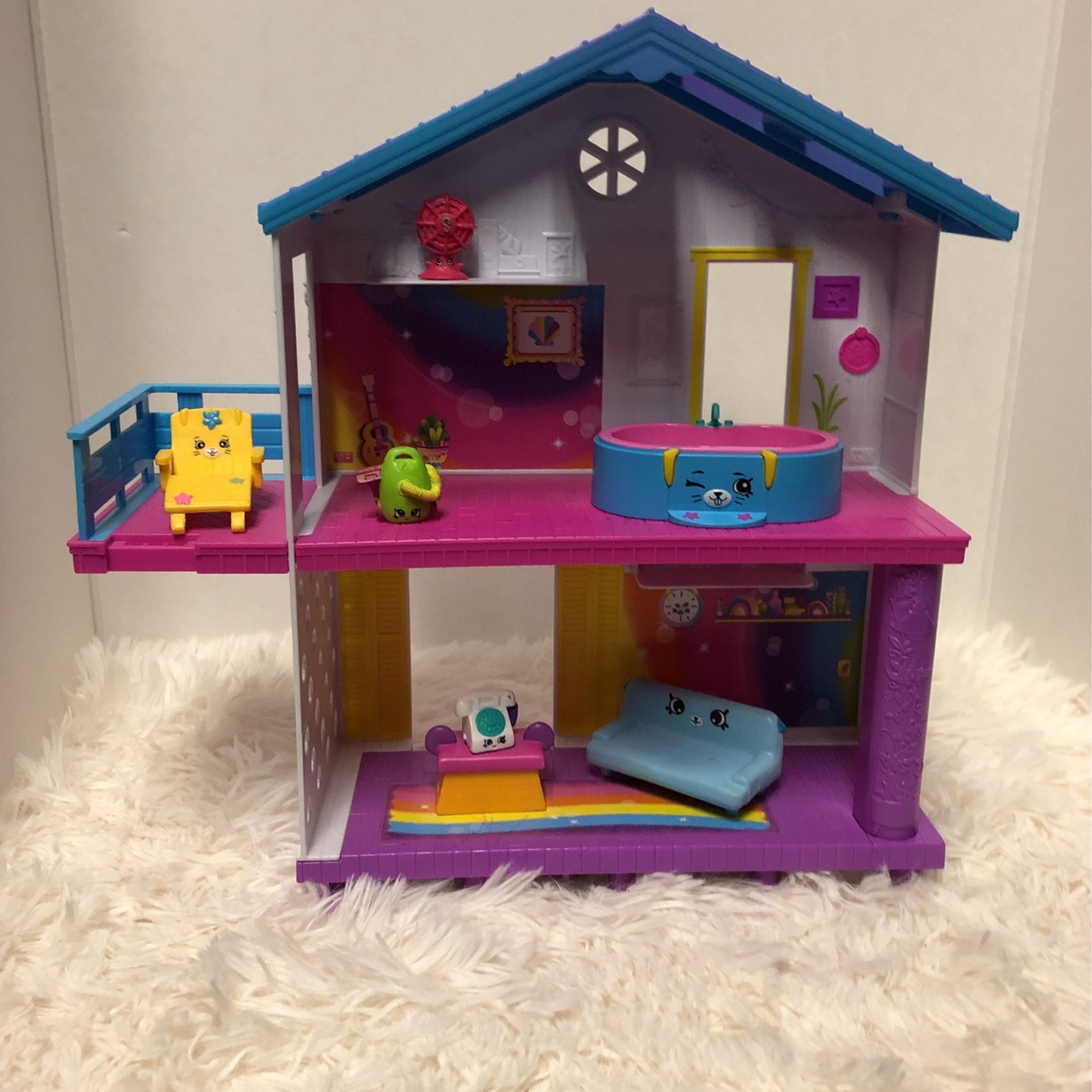 Shopkins doll house