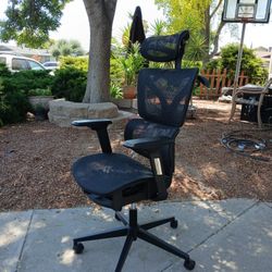 Black Gaming Chair 