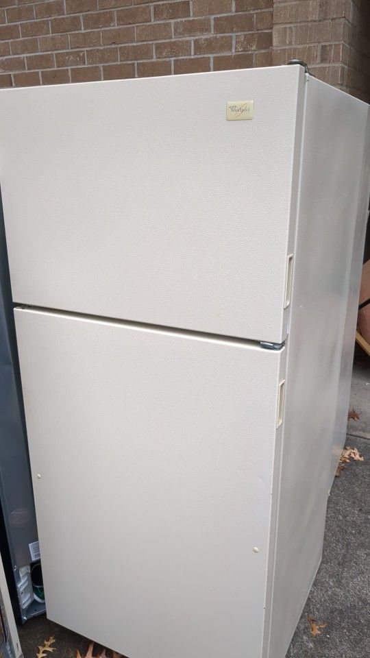 All Different Brands And Colors Stoves And Fridges