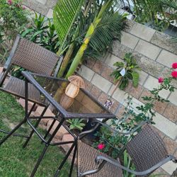 3pc Patio Set/table And 2 Chairs/Outdoor Furniture/Cash Only 