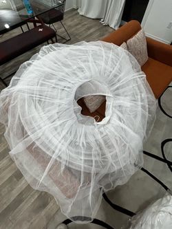 Moda 2000 dress crowns