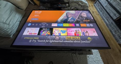📺 Insignia 55” 4K Fire TV + Full Motion Wall Mount – Great Condition!