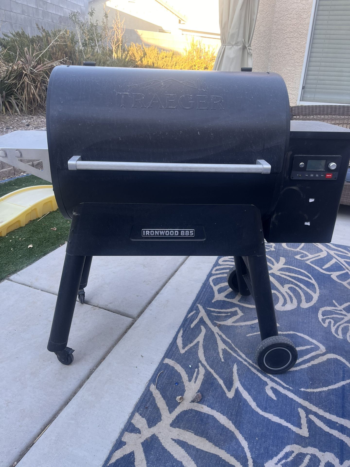 TRAEGER Ironwood 885 Wifi Pellet Grill and Smoker