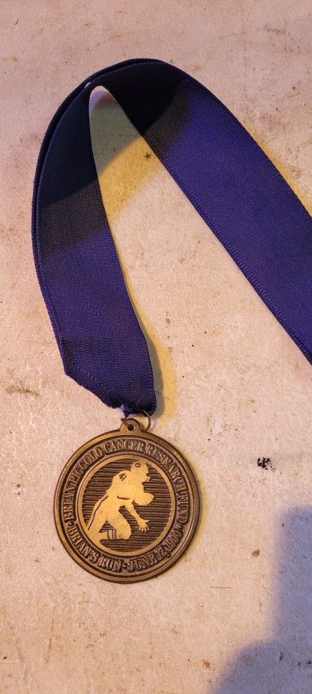Medal Brian Piccolo Cancer Research Fund June 17, 1990