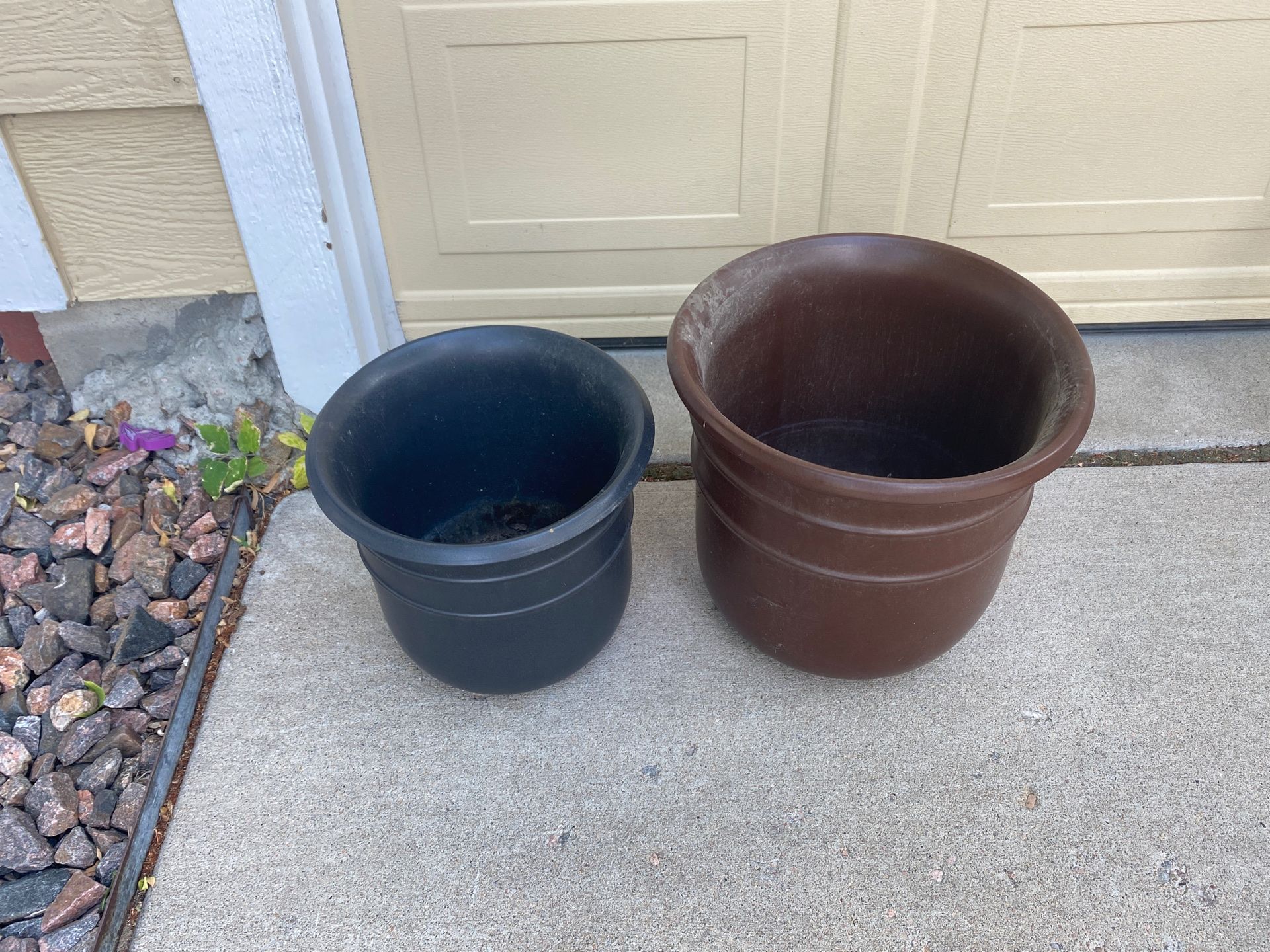 Flower pots