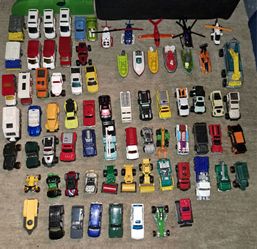 75 vintage matchbox cars. See pictures for best details and description.