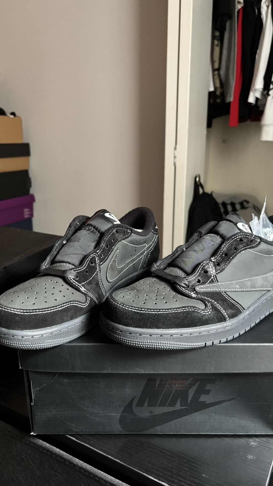 Black Shoe