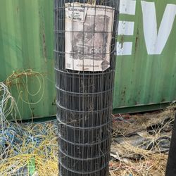 14 Gauge Welded Wire 5ft Tall 100ft Long Brand New - Plus 1/4 Of Another Roll That Is Opened 