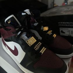 Jordan 1 Mid SE Beetroot