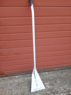 Roofing shovel