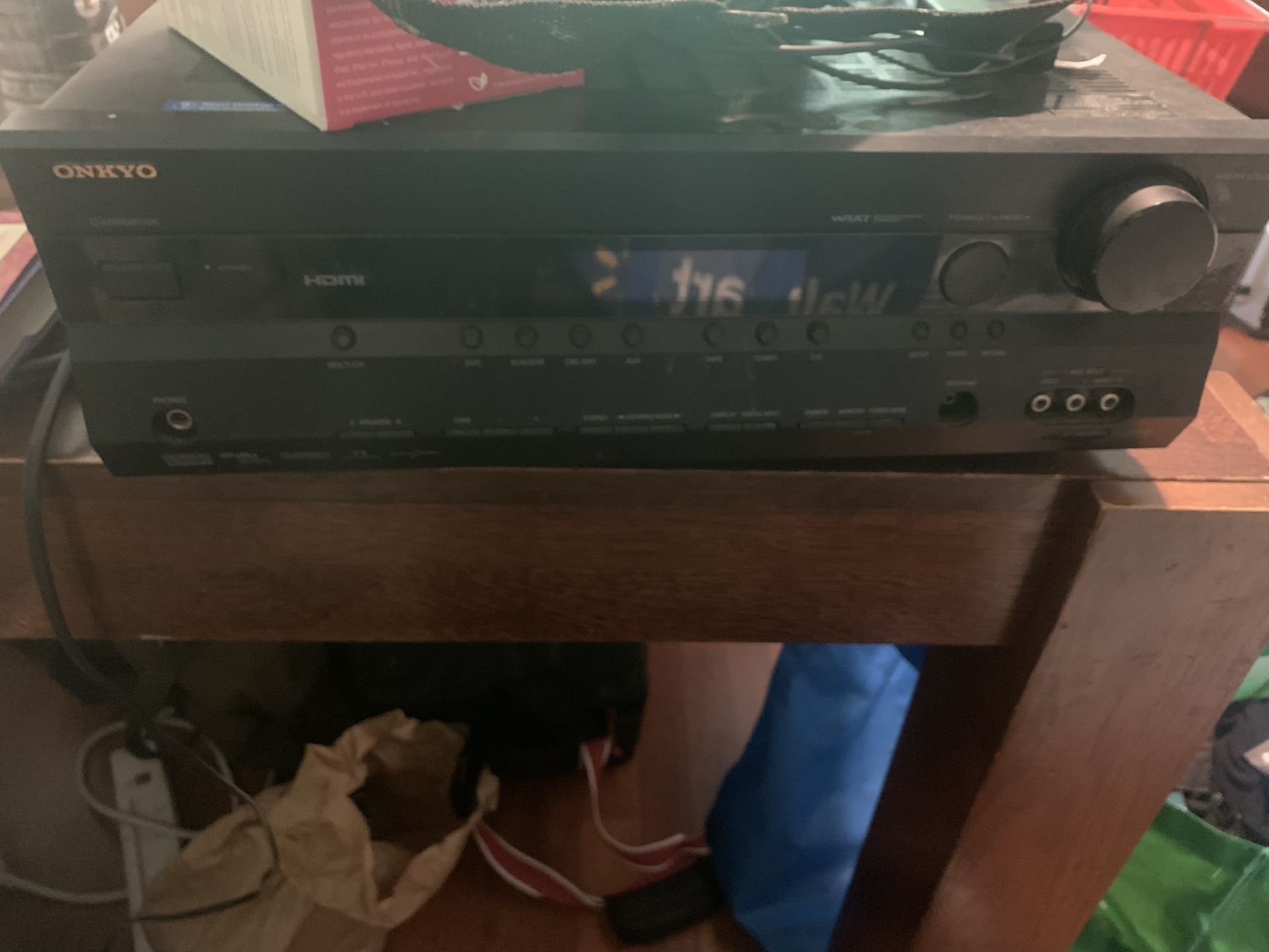 Receiver W/ Speakers