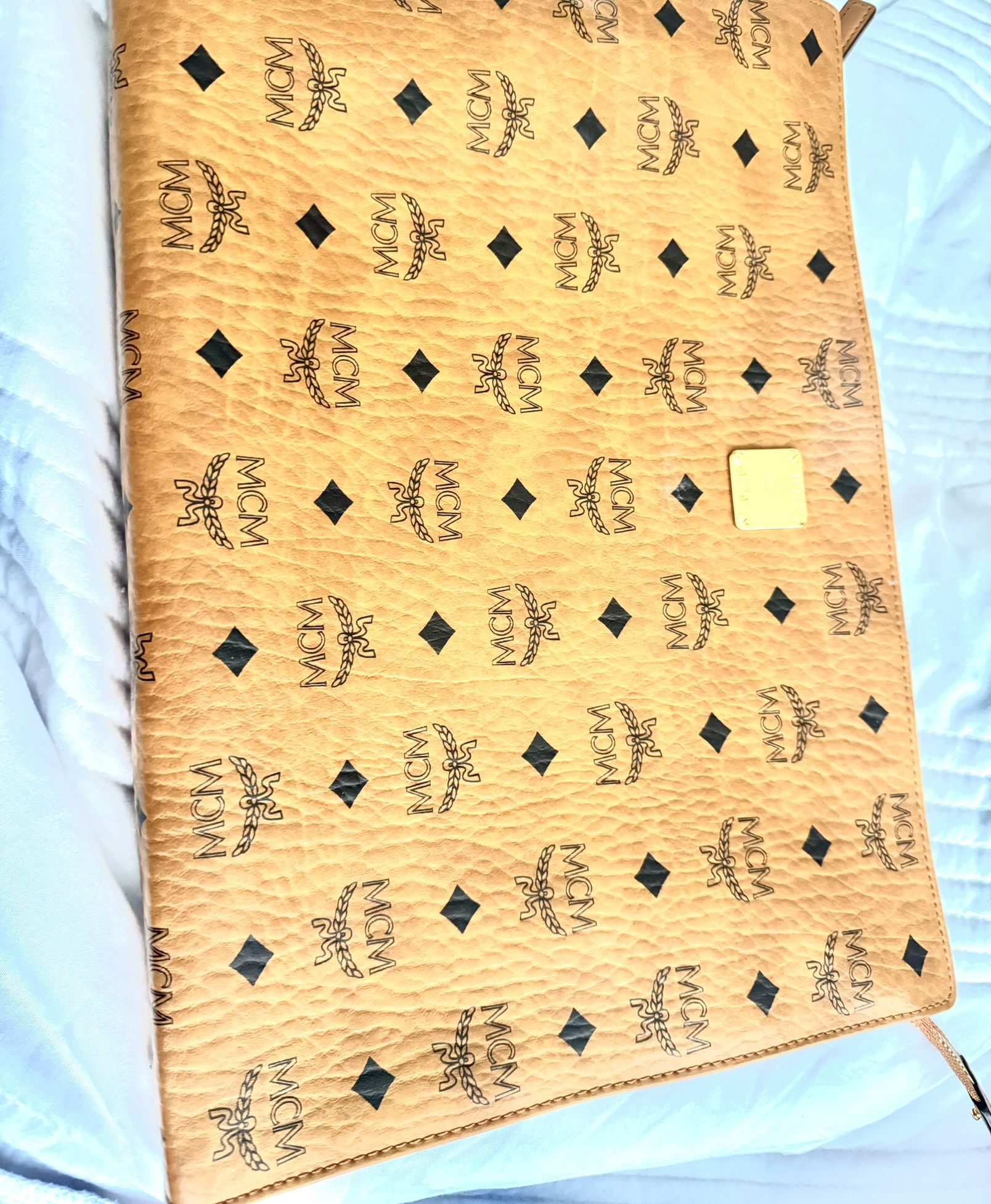 MCM Standing Pouch In Visetos