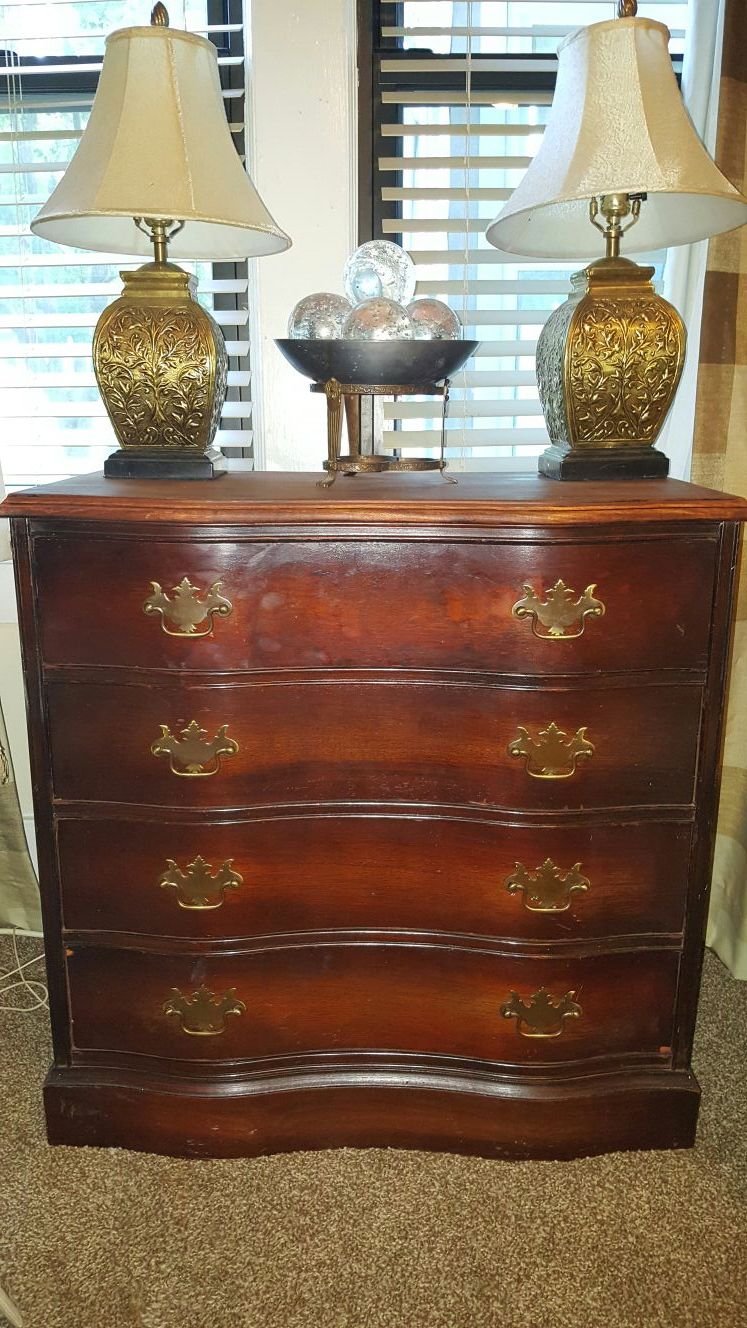 GORGEOUS Antique 4 Drawer Serpentine Dresser