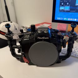 Canon 5D Mark III + Nauticam NA-5DMKIII Underwater Housing (Bundle)