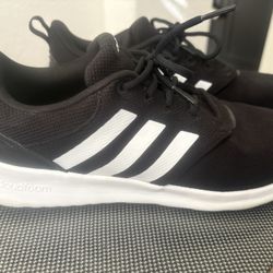 Woman's Adidas (8.5)