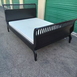 QUEEN BLACK BED FRAME WITH BOX SPRING 