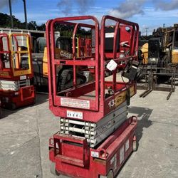 13 FT 30 IN COMPACT SCISSOR LIFT WITH LEAD CONTAINMENT SYSTEM