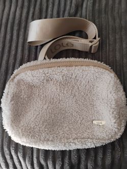 Lolë Sherpa Belt Bag