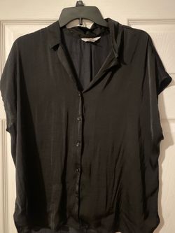 Black Short Sleeve Button-Down Blouse PXXL