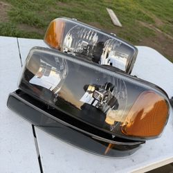 Gmc Sierra Yukon Headlight 99-06