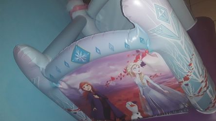 Frozen Play pin