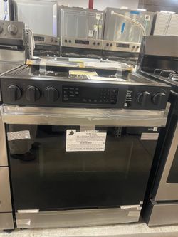Stove Ranges – Electric/Gas, Glass Surface, Scratch/Dent Sale