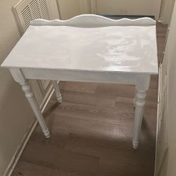 Vanity Table Like New