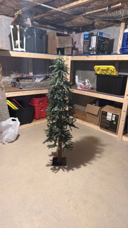 Woodland tree 5’ tall