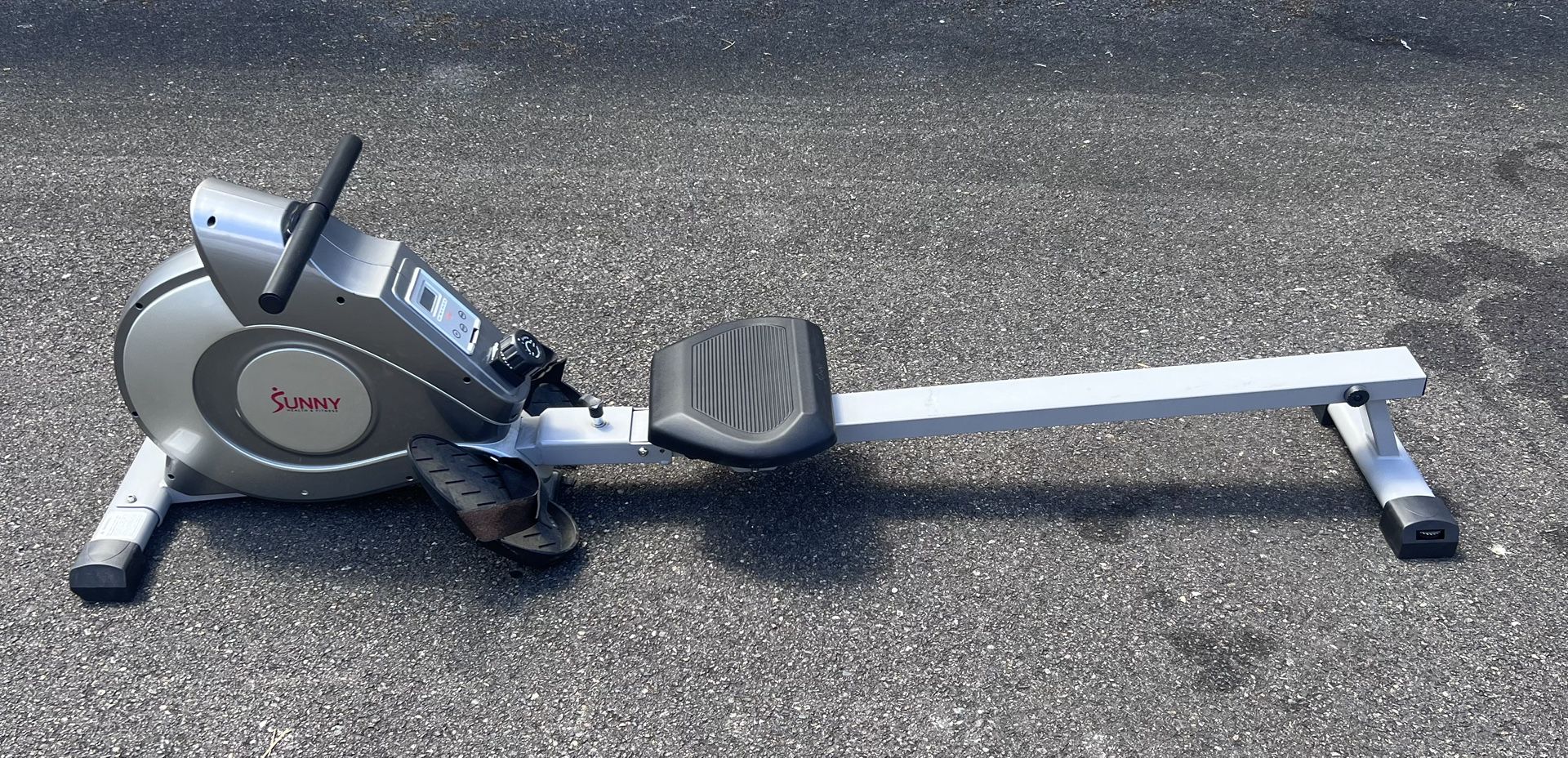 Sunny Health & Fitness Magnetic Rowing Machine