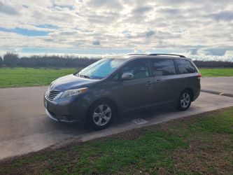 2012 Toyota Sienna