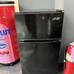 Arctic King Two Door Refrigerator With Freezer