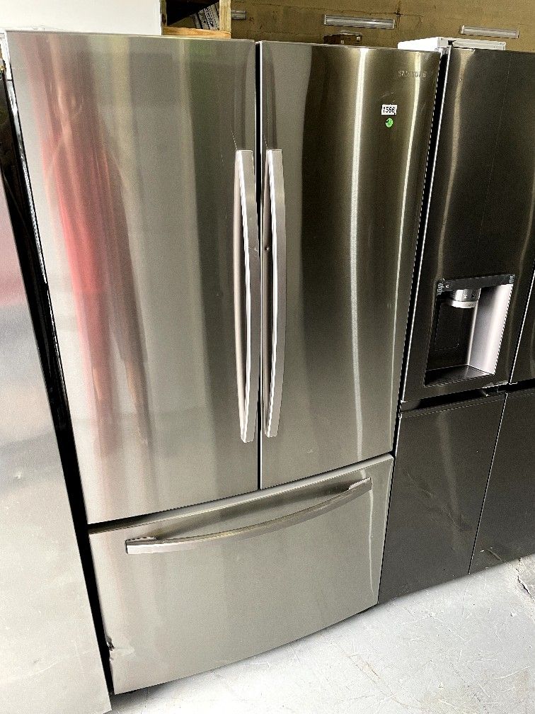 SAMSUNG 36” FRENCH DOOR REFRIGERATOR STAINLESS STEEL DENTED $600